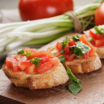 Crostini aux tomates et radicchio