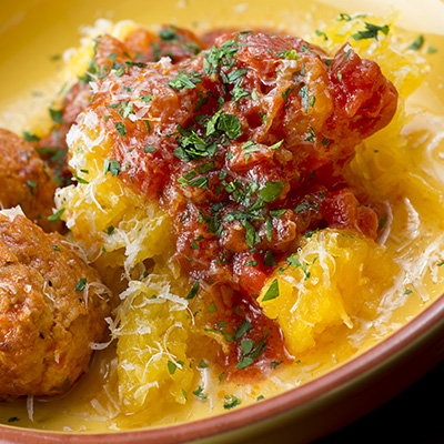 Courge spaghetti, sauce arrabiata