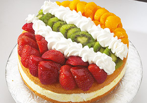 Gâteau Boston à la crème anglaise et aux triples fruits