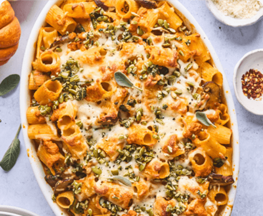 Casserole de pâtes crémeuses à la citrouille et aux légumes