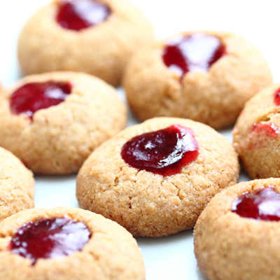 Biscuits garnis à la framboise