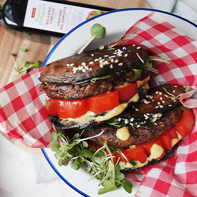 Burgers sans pain au portobello, galettes aux haricots noirs