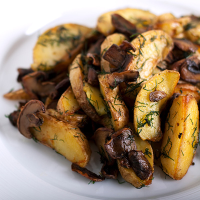 Pommes de terre boulangères au vin rouge