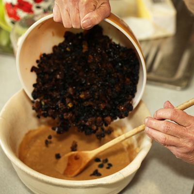 Pouding au pain sauce au café