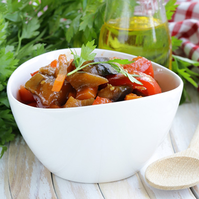 Ragoût aux légumes avec boulettes végétariennes