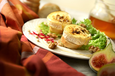 Salade de chèvre chaud et sa vinaigrette à l'érable