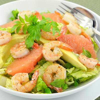 Salade aux crevettes et pomélo