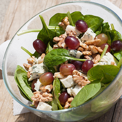 Salade d'épinards aux pommes et raisins