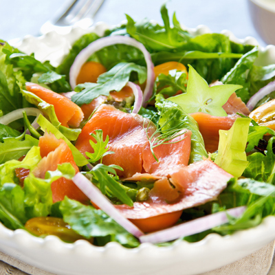 Salade de saumon fumé et de carambole