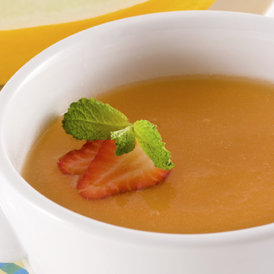 Soupe à la cantaloup et fraises grillées