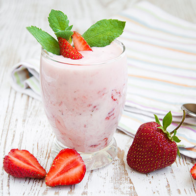 Strawberry-Mango Yoghurt Smoothie