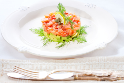 Bouchées de tartare de saumon et câpres