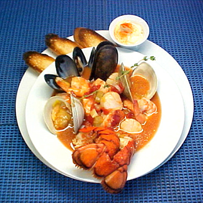 Bouillabaisse de poissons et fruits de mer