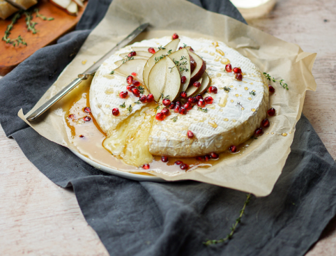 Brie au four aux poires Anjou rouges