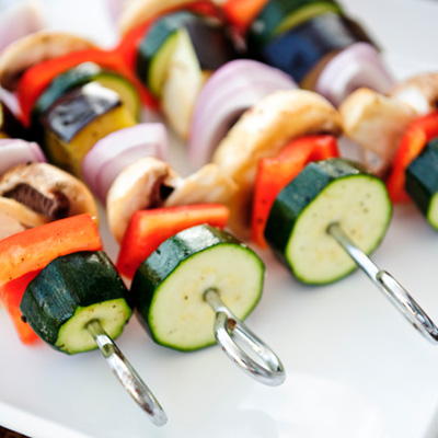 Brochettes de légumes grillés au citron