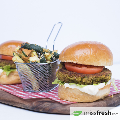 Burger végé aux lentilles avec frites de courgette