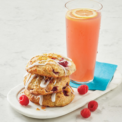 Capuchons de muffins aux framboises, au pamplemousse et aux flocons de maïs