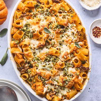 Casserole de pâtes crémeuses à la citrouille et aux légumes