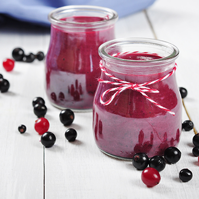 Coupes de fruits au sirop de cassis