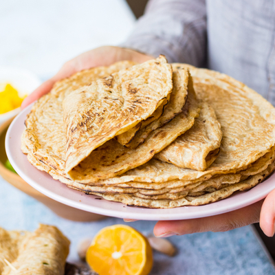 Crêpes sans œufs et sans gluten, garniture aux pommes et cannelle