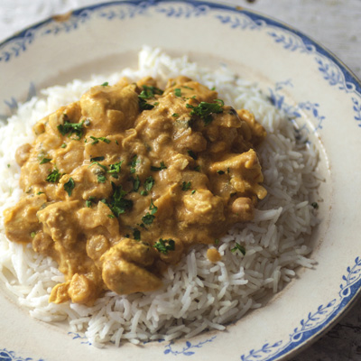 Curry de poulet aux arachides et pois chiches