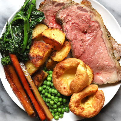 Beef Roast Dinner (with potatoes and yorkshire pudding)