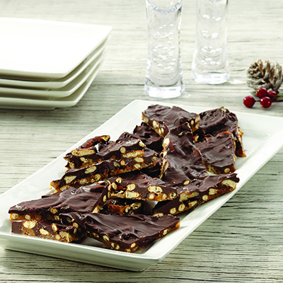 Écorce de bretzels salés au chocolat et au caramel