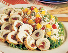 Escalopes de poulet farcies avec Le Mamirolle sur salade d'orge au parfum de pêche