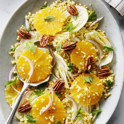 Fenouil ciselé, orange, pacanes confites et millet grillé