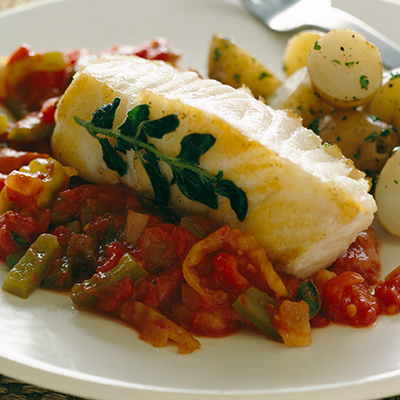 Filets de morue du Pacifique aux tomates et aux poivrons caramélisés