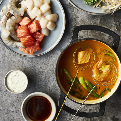 Fondue Thaï au saumon et fruits de mer