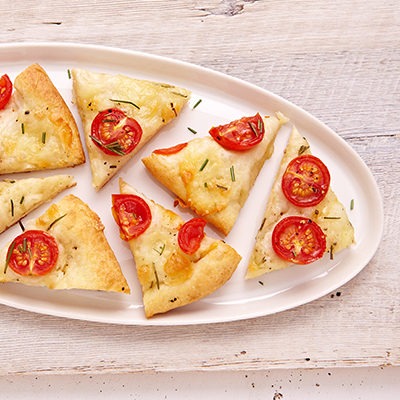 Fougasse au Bocconcini et aux tomates