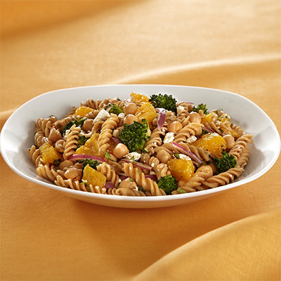 Fusilli avec pois chiches, oranges, brocoli et feta