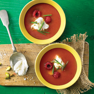 Gaspacho de framboises et de poivrons rouges