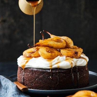 Gâteau choco-épices et poires à l’érable