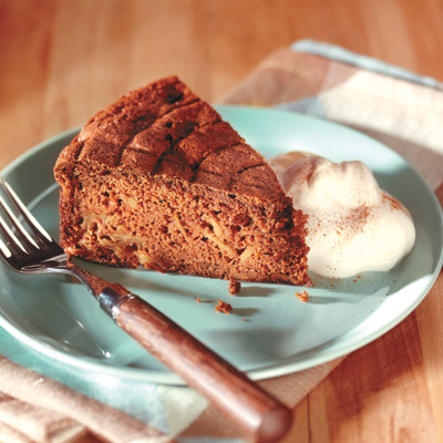 Gâteau à la mélasse aux pommes et aux dattes