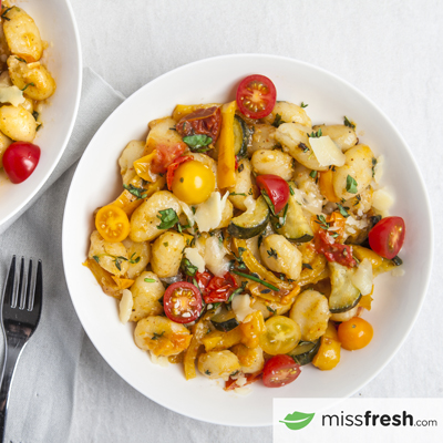 Gnocchi frais aux légumes d'été 
dans une sauce aux herbes et beurre