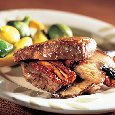 Haut de surlonge de boeuf farci aux portobella et aux tomates séchées