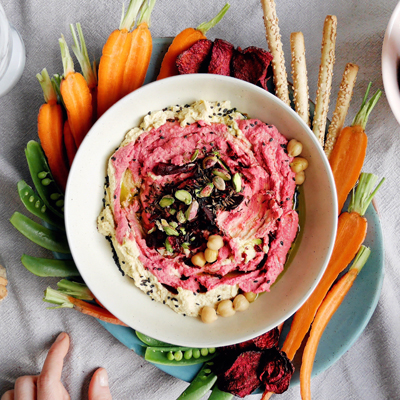 Hummus marbré à la betterave