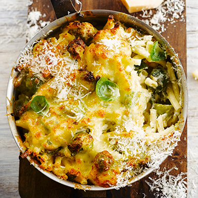 Macaroni au gratin de parmesan et choux de Bruxelles du Québec