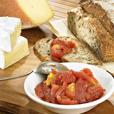 Marmelade de tomates rouges et d'agrumes