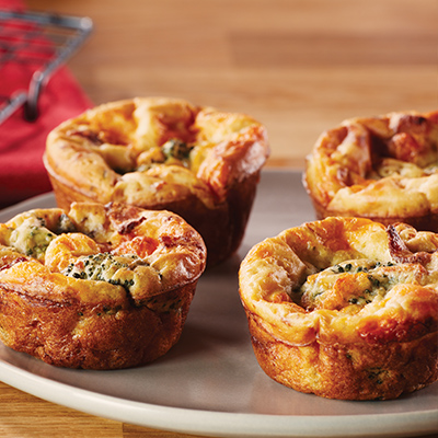 Mini-quiches au cheddar, au brocoli et au bacon