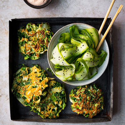 Omelettes japonaises et mayonnaise au gingembre (okonomiyaki)