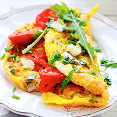 Omelette aux petits légumes et au fromage