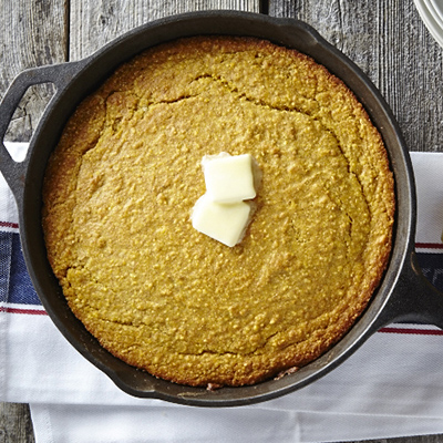 Pain de maïs épicé à la citrouille, cuit à la poêle