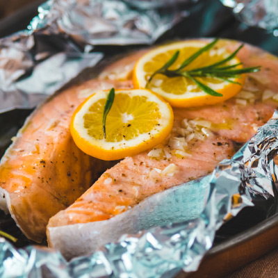 Papillotes de saumon aux fines herbes et au Gouda