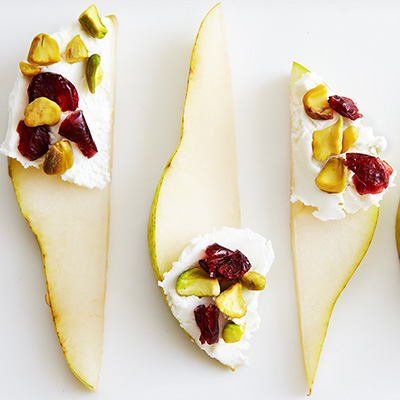 Poires au fromage de chèvre et aux canneberges