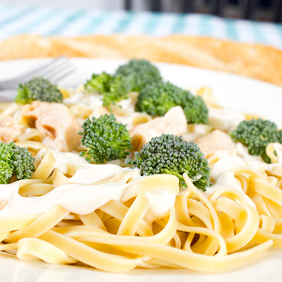 Poulet et brocoli Alfredo