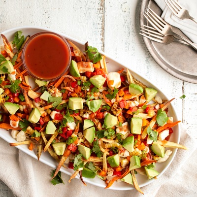 Poutine de légumes et d'avocats du Mexique