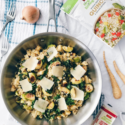 Risotto de quinoa aux choux de bruxelles, panais, kale et cheddar fort biologique